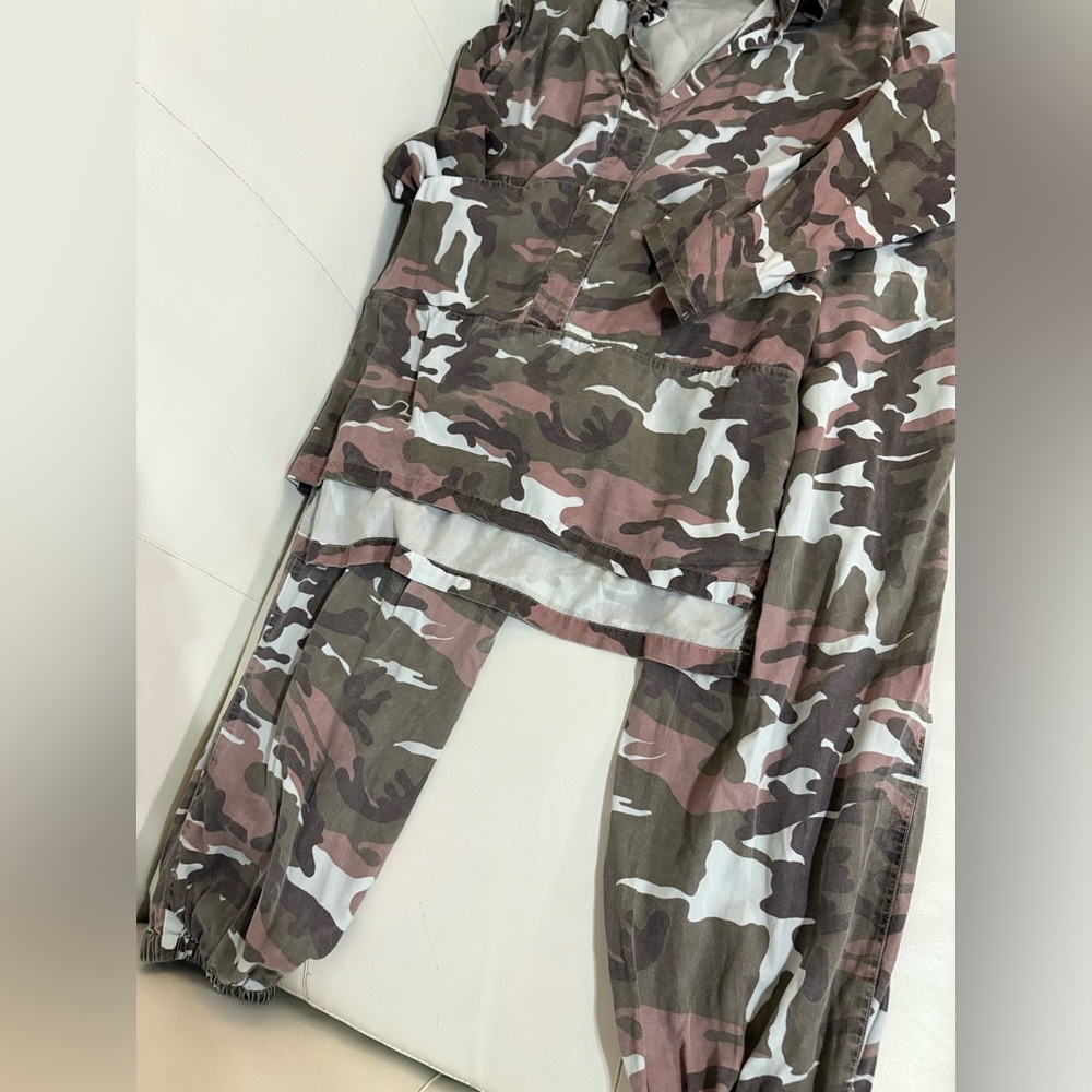 FRESH LAUNDRY pink olive coord matching camo camouflage set small